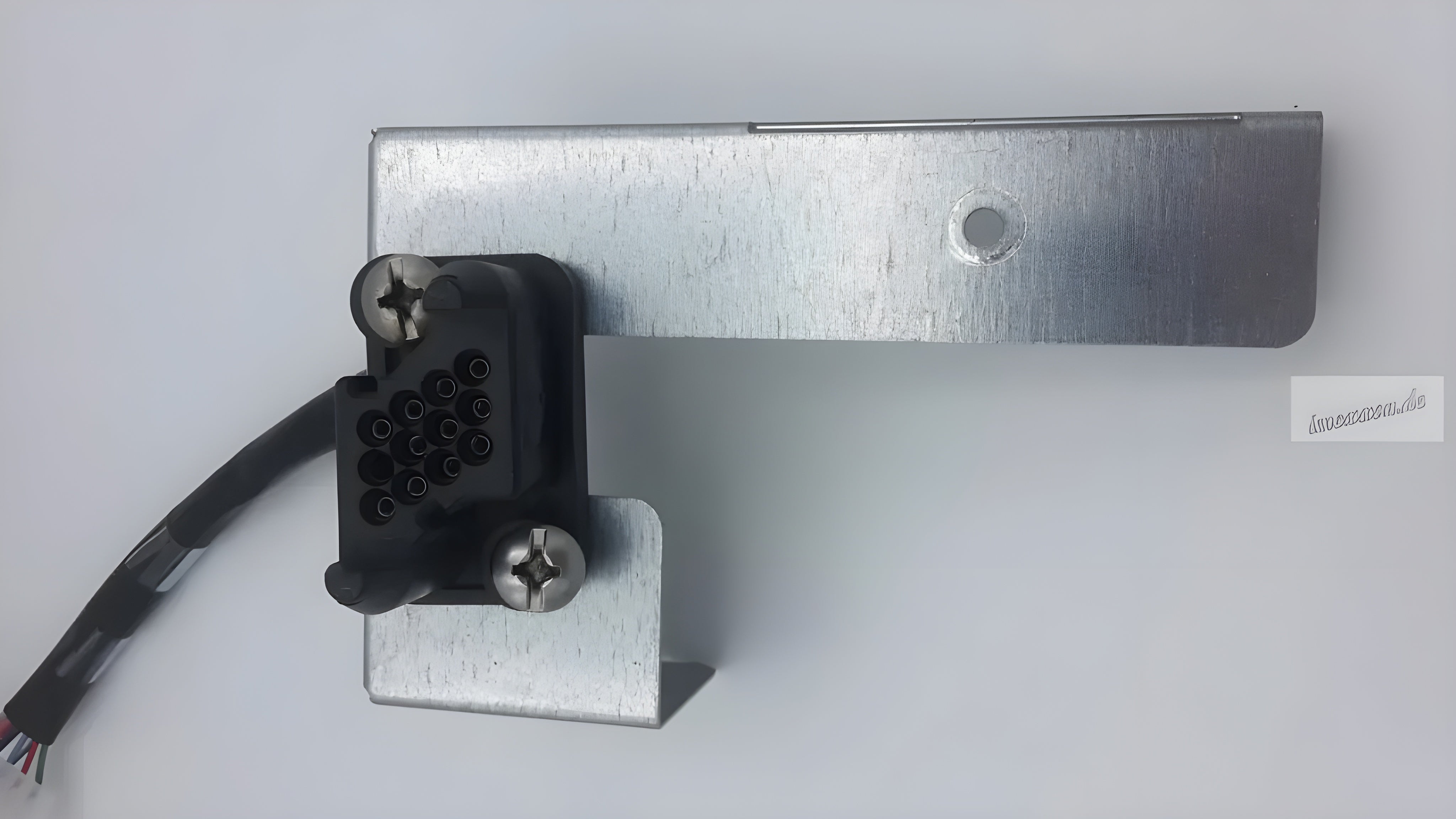Halteblech für Kabelstecker – Sanden Vendo G-Snack Schubladenschiene